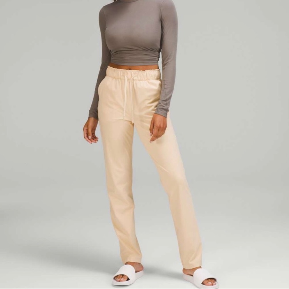 New with tags lululemon high rise pant 7/8